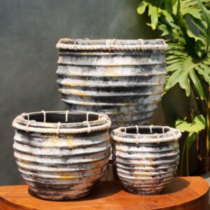 Kaavi planter