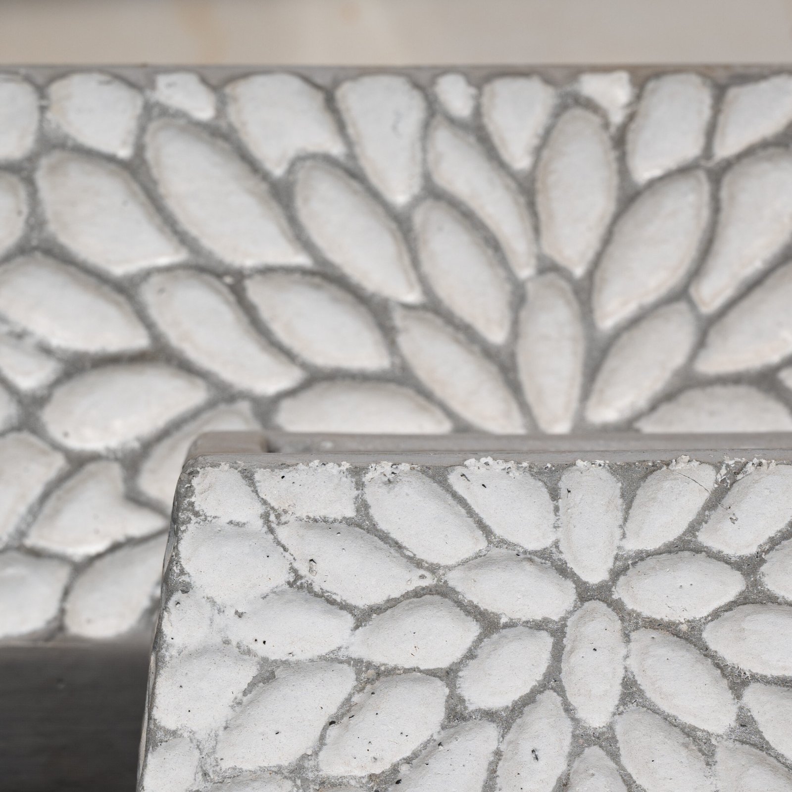 Dahlia Trough from Botanica Collection - Image 3